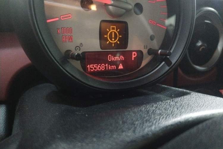 Used MINI Clubman 2011 1.6L COOPER Fun Odometer Close Up