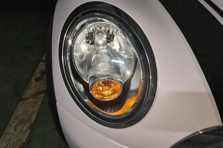 Used MINI Clubman 2011 1.6L ONE Right Front Headlight