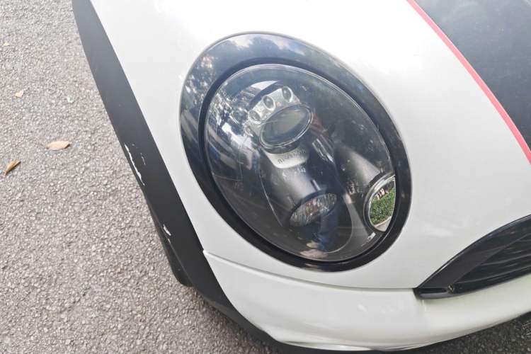 Used MINI Clubman 2011 1.6L COOPER Hampton Right Front Headlight