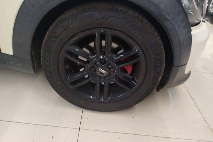 Used MINI Clubman 2011 1.6L COOPER Fun Right Front Wheel Hub