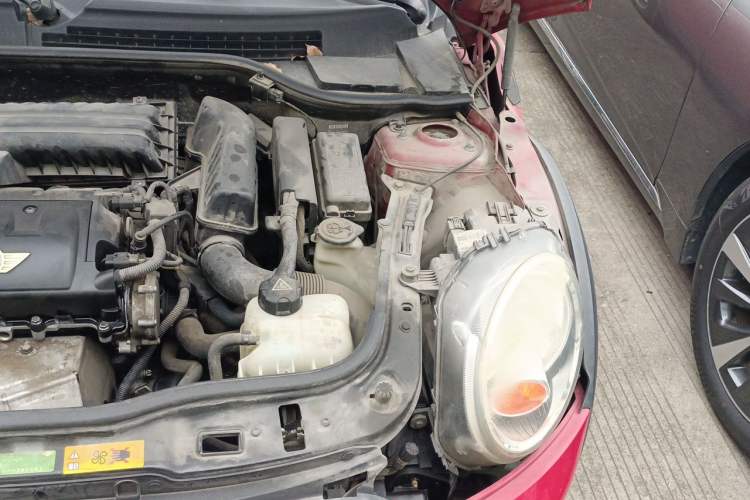 Used MINI Clubman 2011 1.6L COOPER Fun Engine Bay Left