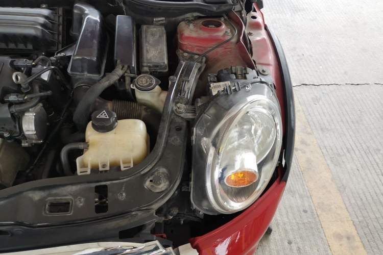 Used MINI Clubman 2011 1.6L ONE Engine Bay Left