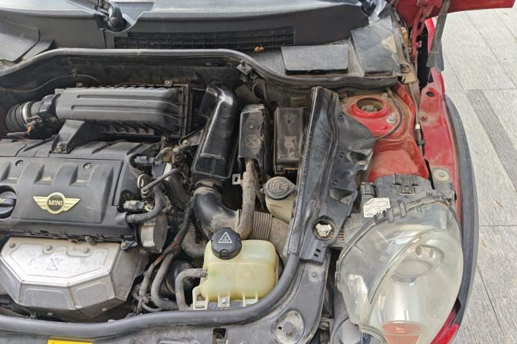 Used MINI Clubman 2011 1.6L COOPER Fun Engine Bay Left