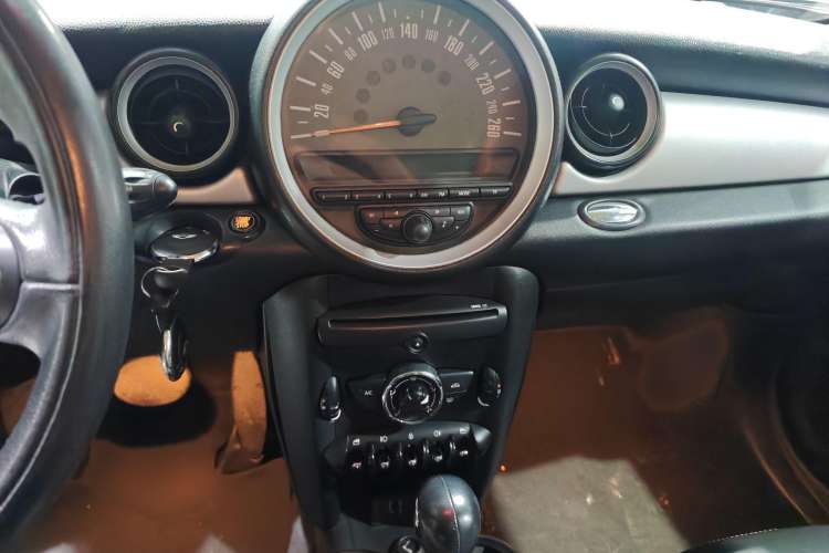 Used MINI Clubman 2011 1.6L ONE Interior 2