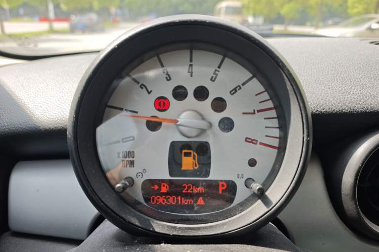 Used MINI Clubman 2011 1.6L ONE Odometer Close Up