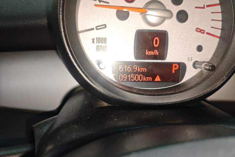 Used MINI Clubman 2011 1.6L COOPER Fun Odometer Close Up