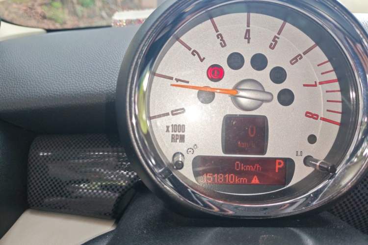 Used MINI Clubman 2011 1.6T COOPER S Odometer Close Up