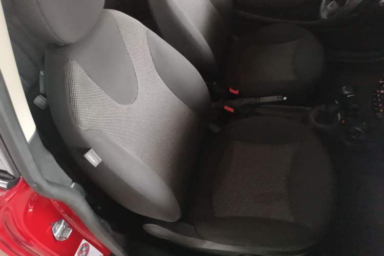 Used MINI Clubman 2011 1.6L ONE Right Front Seat