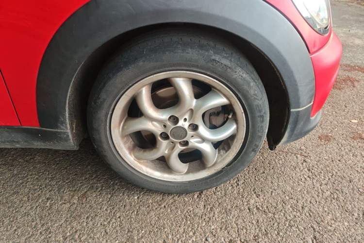 Used MINI Clubman 2011 1.6L COOPER Fun Right Front Wheel Hub