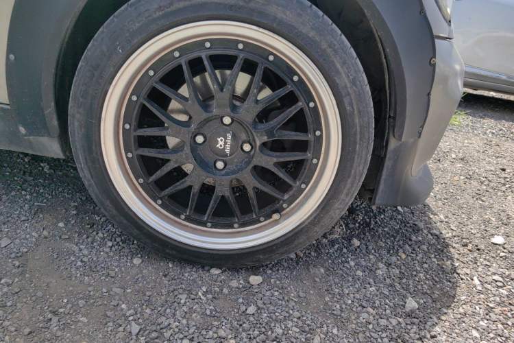 Used MINI Clubman 2011 1.6L COOPER Fun Right Front Wheel Hub
