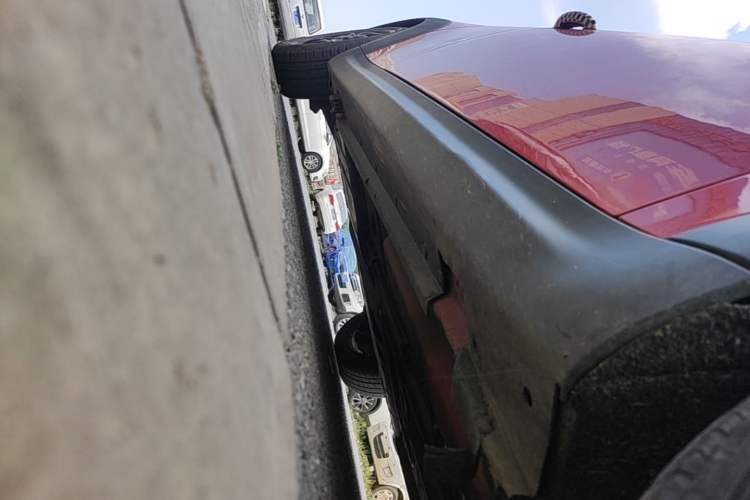 Used MINI Clubman 2011 1.6L COOPER Fun Right Side Sill