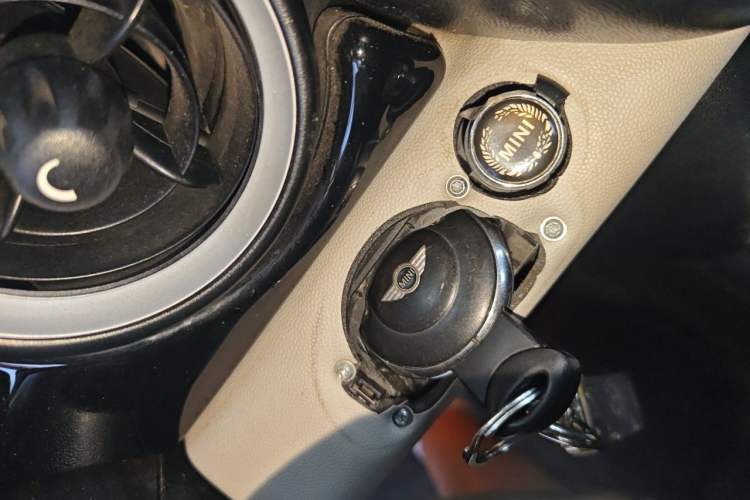 Used MINI Clubman 2011 1.6L COOPER Fun Vehicle Key