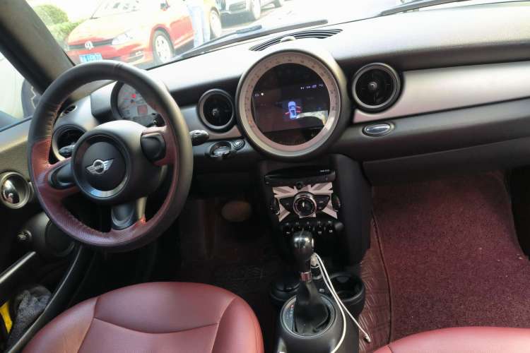 Used MINI Clubman 2011 1.6L ONE Center Console