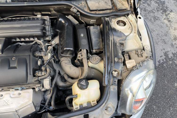 Used MINI Clubman 2011 1.6L ONE Engine Bay Left