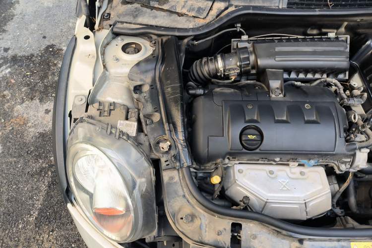 Used MINI Clubman 2011 1.6L ONE Engine Bay Right