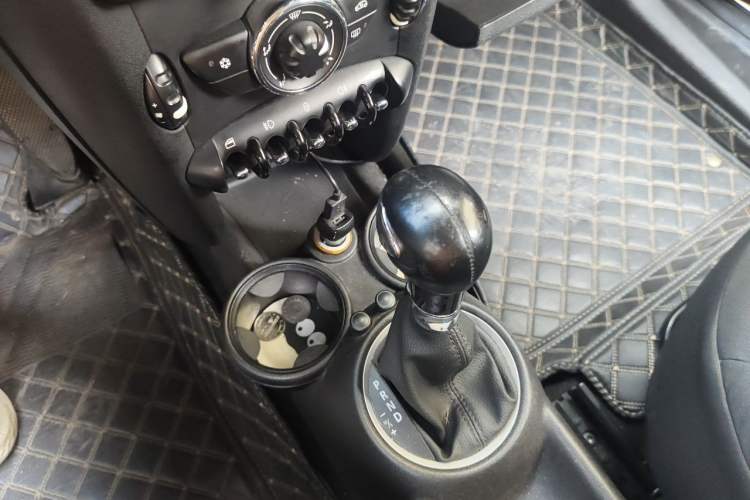 Used MINI Clubman 2011 1.6L ONE Gear Lever