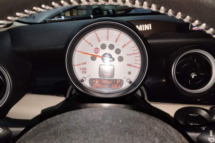 Used MINI Clubman 2011 1.6L COOPER Excitement Odometer Close Up