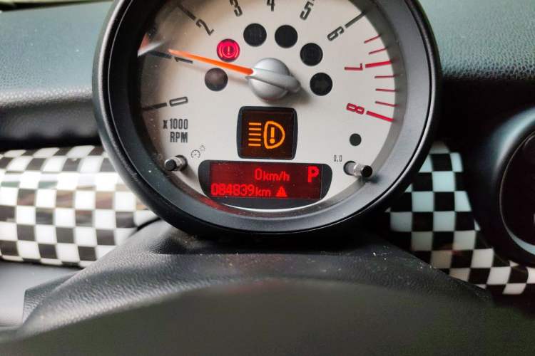 Used MINI Clubman 2011 1.6L COOPER Fun Odometer Close Up