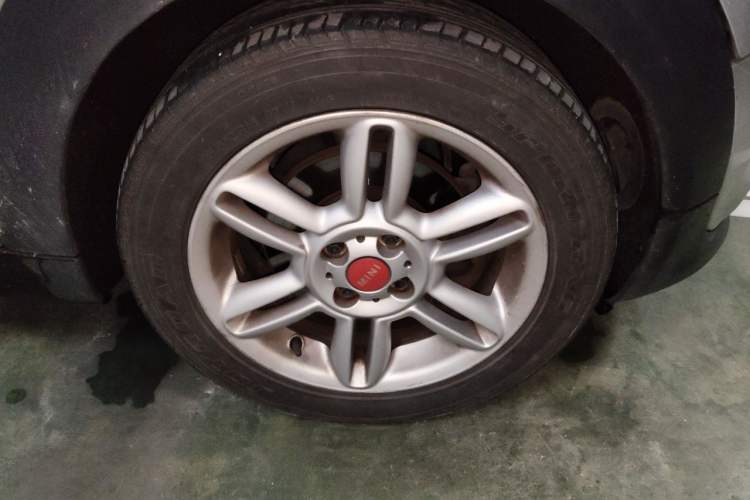 Used MINI Clubman 2011 1.6L COOPER Excitement Right Front Wheel Hub