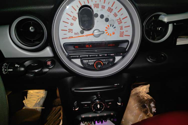 Used MINI Clubman 2011 1.6L COOPER Excitement Audio And AC Panel