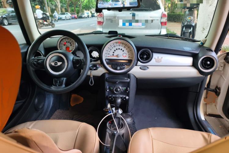 Used MINI Clubman 2011 1.6L ONE Center Console