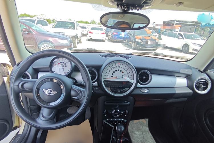 Used MINI Clubman 2011 1.6L ONE Center Console