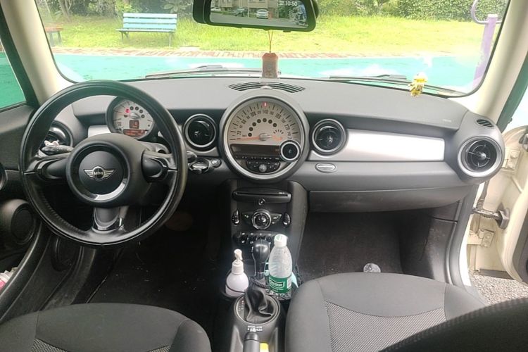 Used MINI Clubman 2011 1.6L ONE Center Console