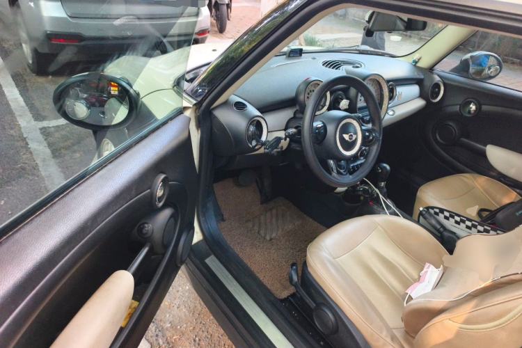 Used MINI Clubman 2011 1.6L ONE Driver Seat