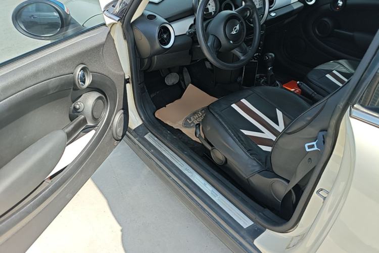 Used MINI Clubman 2011 1.6L ONE Driver Seat