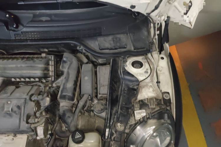 Used MINI Clubman 2011 1.6L ONE Engine Bay Left
