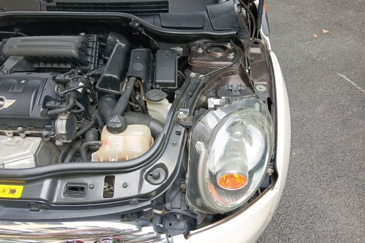 Used MINI Clubman 2011 1.6L COOPER Fun Engine Bay Left