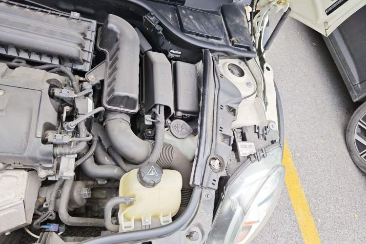 Used MINI Clubman 2011 1.6L ONE Engine Bay Left