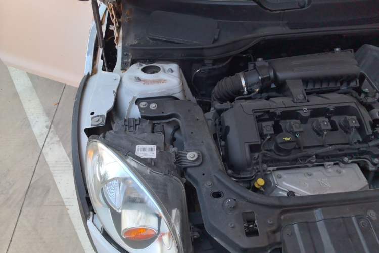Used MINI Clubman 2011 1.6L COOPER Fun Engine Bay Right