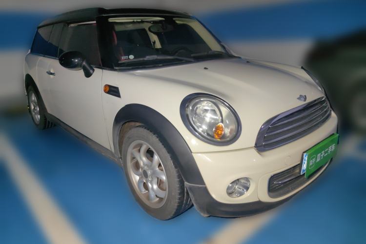 Used MINI Clubman 2011 1.6L COOPER Excitement Front Right 45 Deg