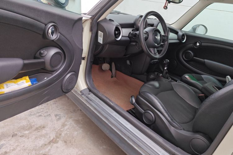 Used MINI Clubman 2011 1.6L COOPER Fun Interior 3