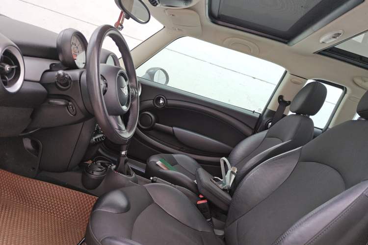 Used MINI Clubman 2011 1.6L COOPER Fun Left Front Seat