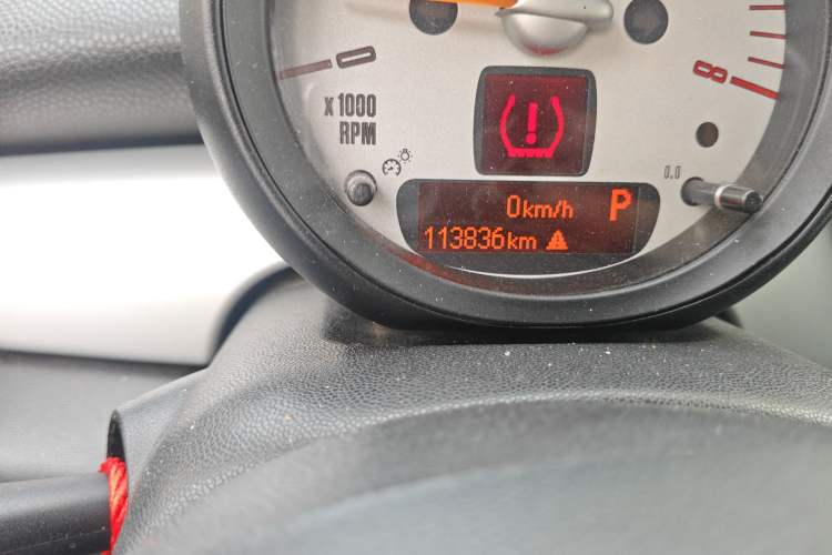 Used MINI Clubman 2011 1.6L COOPER Fun Odometer Close Up
