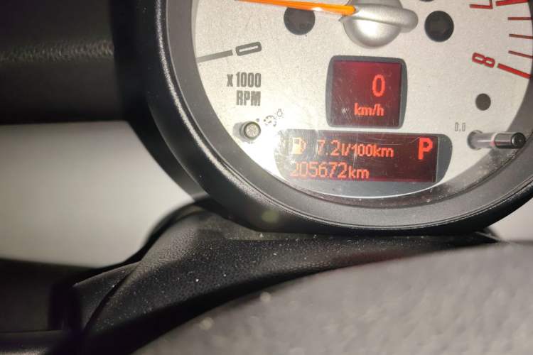 Used MINI Clubman 2011 1.6L ONE Odometer Close Up