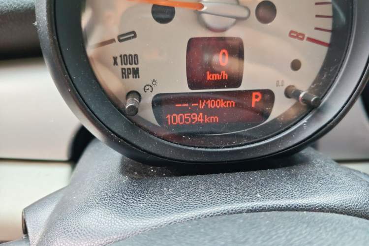 Used MINI Clubman 2011 1.6L ONE Odometer Close Up
