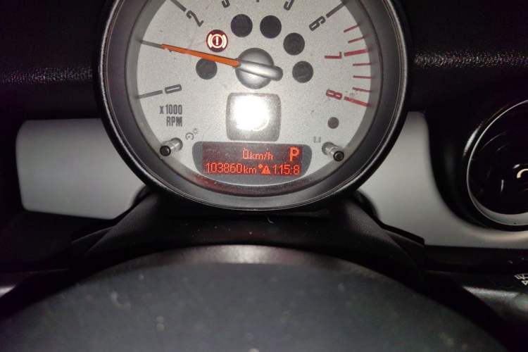 Used MINI Clubman 2011 1.6L COOPER Fun Odometer Close Up