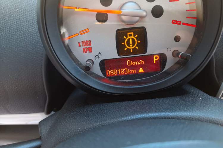Used MINI Clubman 2011 1.6L COOPER Fun Odometer Close Up