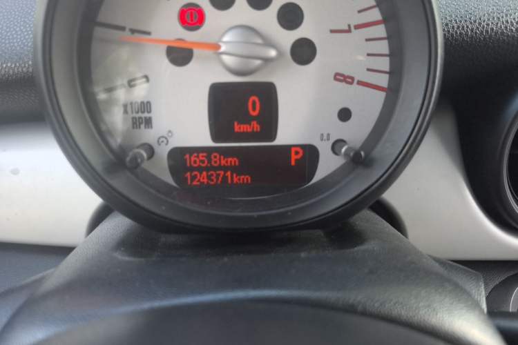 Used MINI Clubman 2011 1.6L COOPER Fun Odometer Close Up
