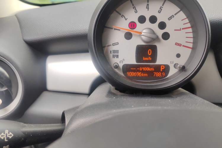 Used MINI Clubman 2011 1.6L ONE Odometer Close Up