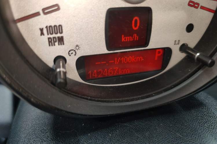 Used MINI Clubman 2011 1.6L COOPER Fun Odometer Close Up