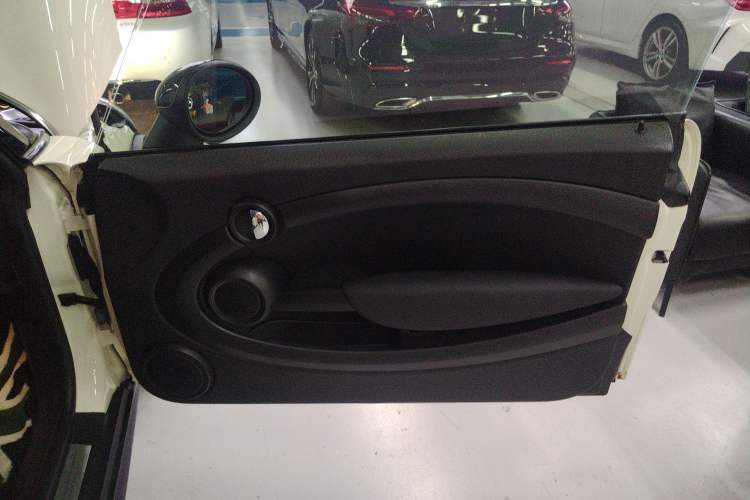 Used MINI Clubman 2011 1.6L ONE Right Front Door Interior