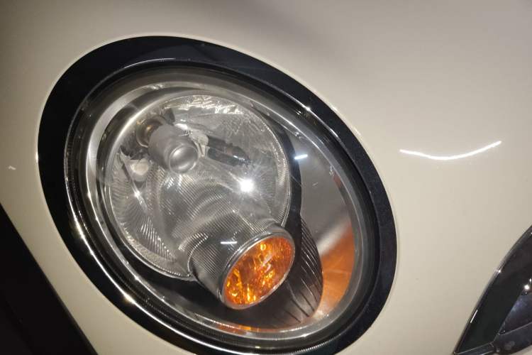 Used MINI Clubman 2011 1.6L ONE Right Front Headlight