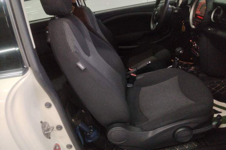 Used MINI Clubman 2011 1.6L ONE Right Front Seat