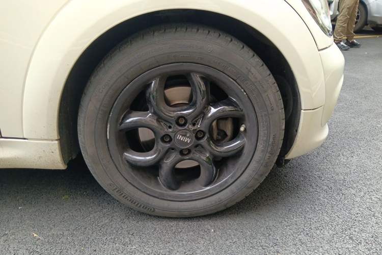 Used MINI Clubman 2011 1.6L COOPER Fun Right Front Wheel Hub