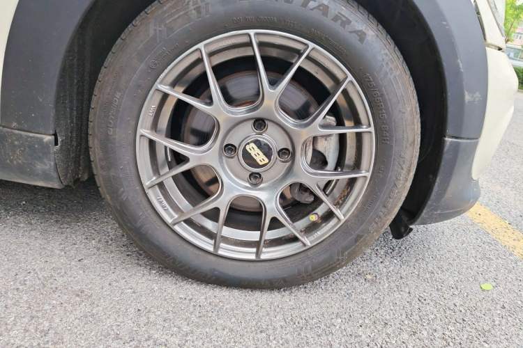 Used MINI Clubman 2011 1.6L ONE Right Front Wheel Hub