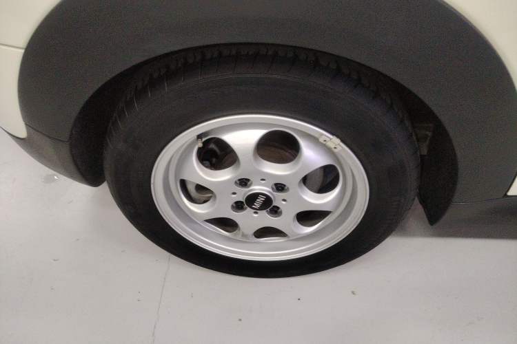 Used MINI Clubman 2011 1.6L ONE Right Rear Wheel Hub